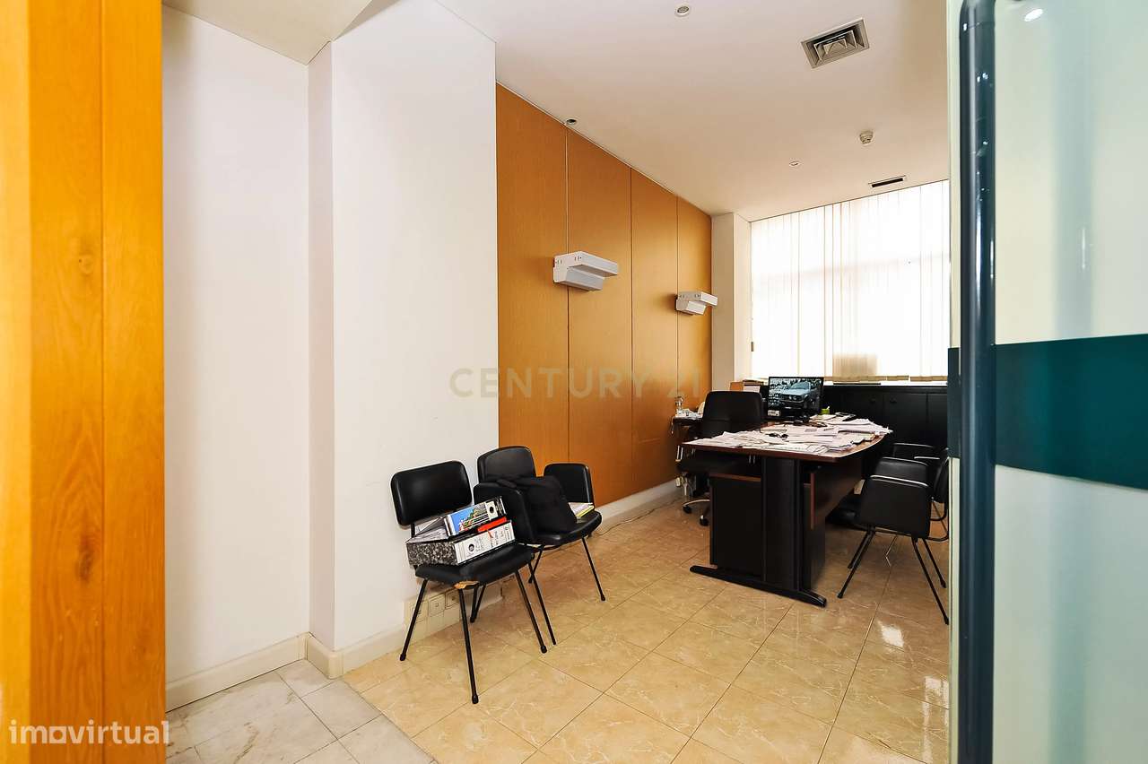 Edifício Areeiro de 2.230m2 p/ Residência Universitário c/ Projeto Apr-12