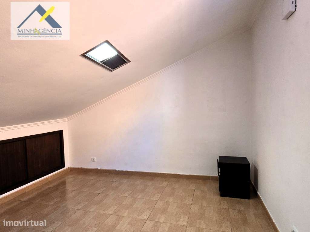 Prédio com 4 frações junto à Av. Luisa Todi em Setúbal-13