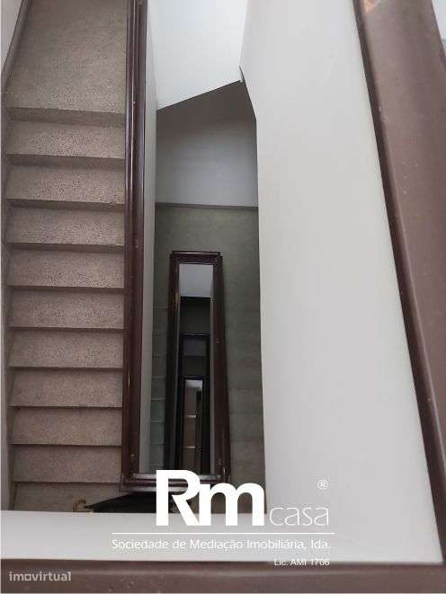 excelente prédio na Av. Emidio Navarro, junto ao Parque da Cidade-48