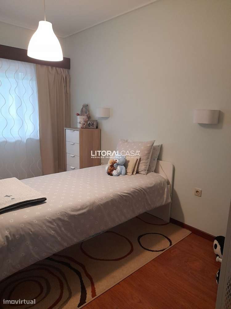 Moradia | Pátio | Churrasqueira | Terreno com árvores de fruto - Grande imagem: 4/50