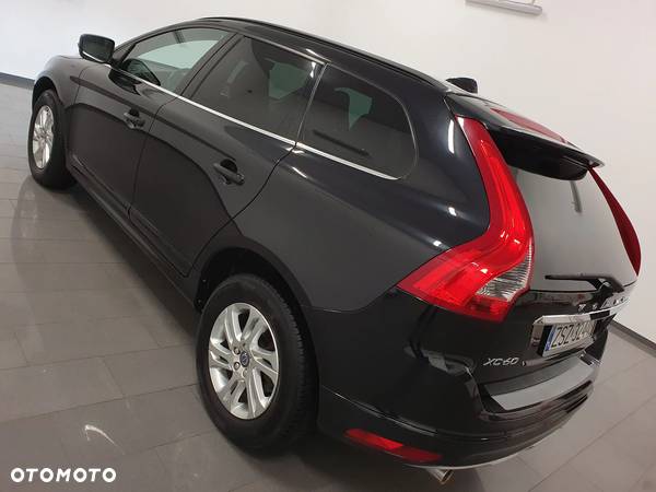 Volvo XC 60 D3 Drive-E R-Design Kinetic - 4