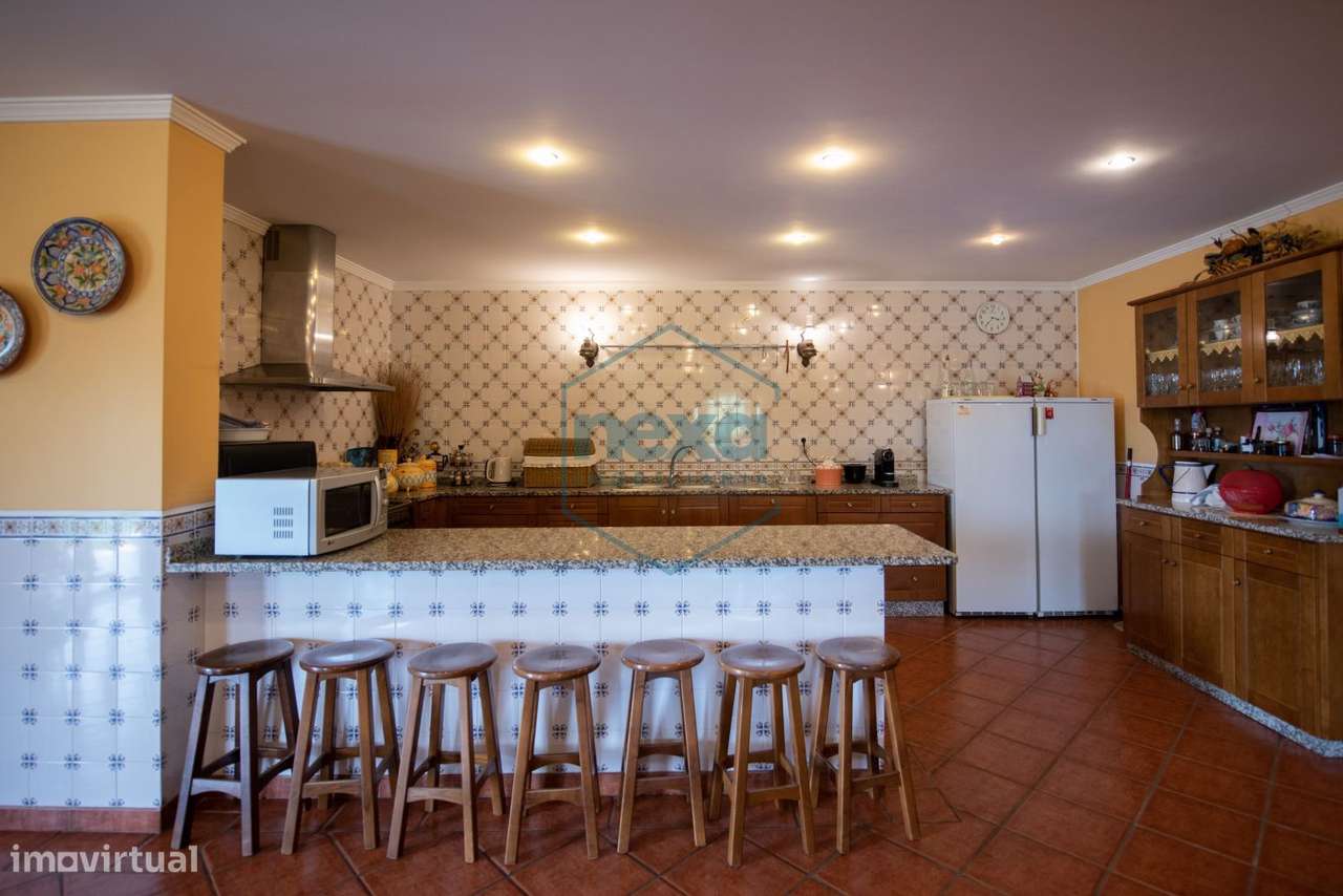 Moradia inserida em Quinta-9