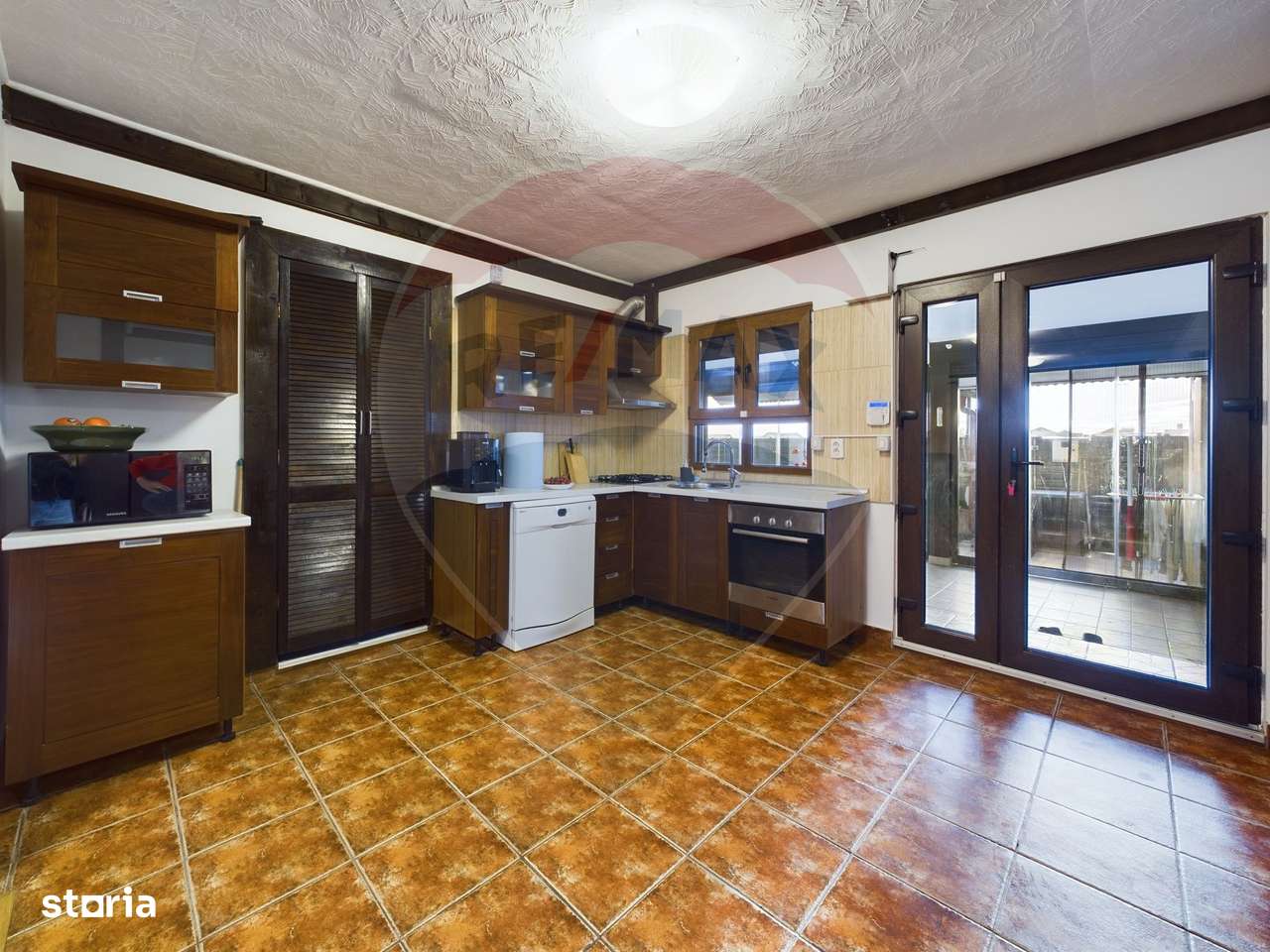 Vilă cu 5 camere de vânzare Darza- Crevedia - Imagine principală: 4/20