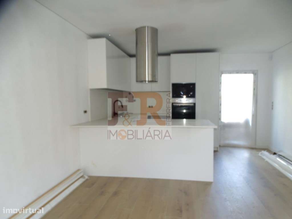 Moradia Geminada Duplex T3 Fernão Ferro - Grande imagem: 5/37