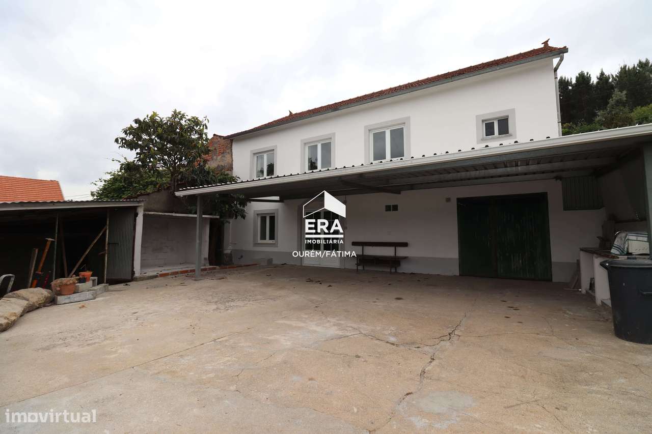 Moradia T3 localizada em Espite-14