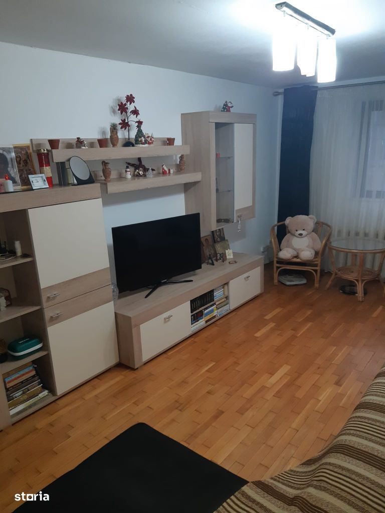 Casa tip parter in zona Brosteni