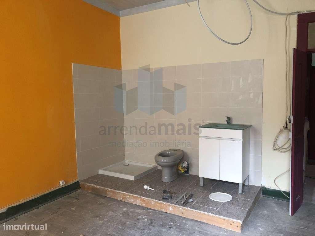 Vende-se Prédio numa das principais ruas da Baixa de Coimbra para r...-10