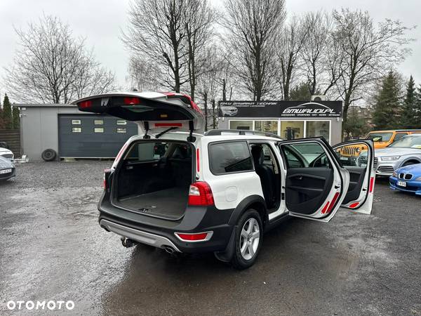 Volvo XC 70 D5 AWD Summum - 8