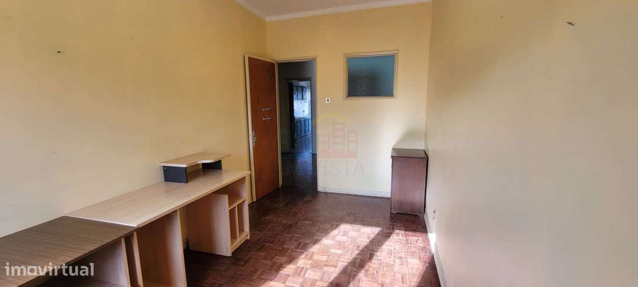 Centro Mem Martins - T4 para remodelação-42