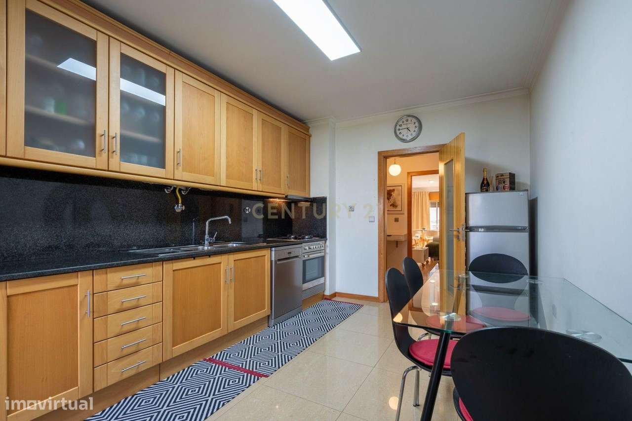 Excelente Apartamento T2 com elevador e garagem-22