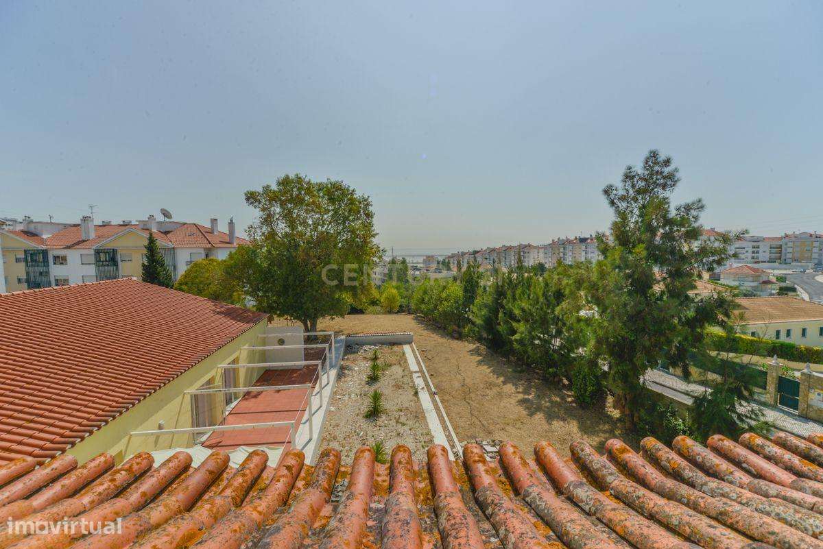 Quinta/Moradia na Póvoa de Santa Iria em Lote 2300m2-55