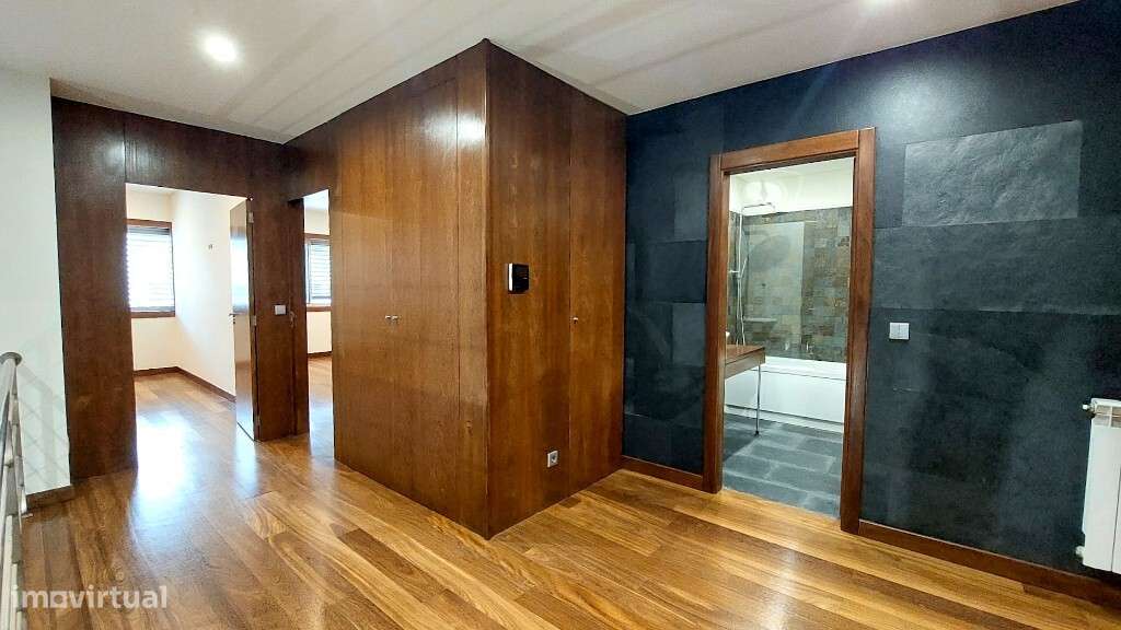 Moradia V4+1 em Banda com Piscina - Dume, Braga-15