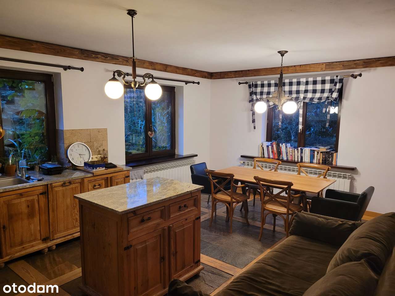 Sprzedam lub wynajmę dom z garażem i ogrodem w spokojnej okolicy - Pełny obrazek: 5/20