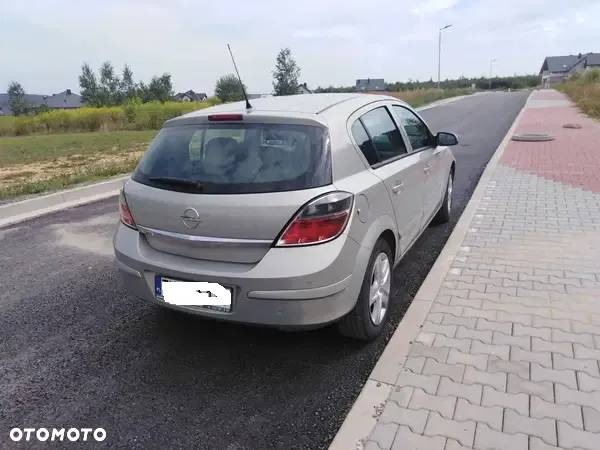 Opel Astra 1.6 Exklusiv - 10