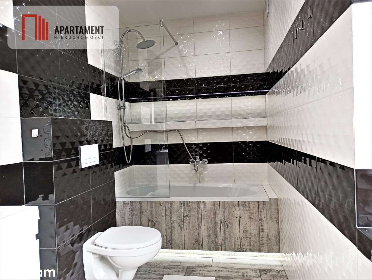 Dom po remoncie z budynkami usługowymi w centrum - Pełny obrazek: 5/12