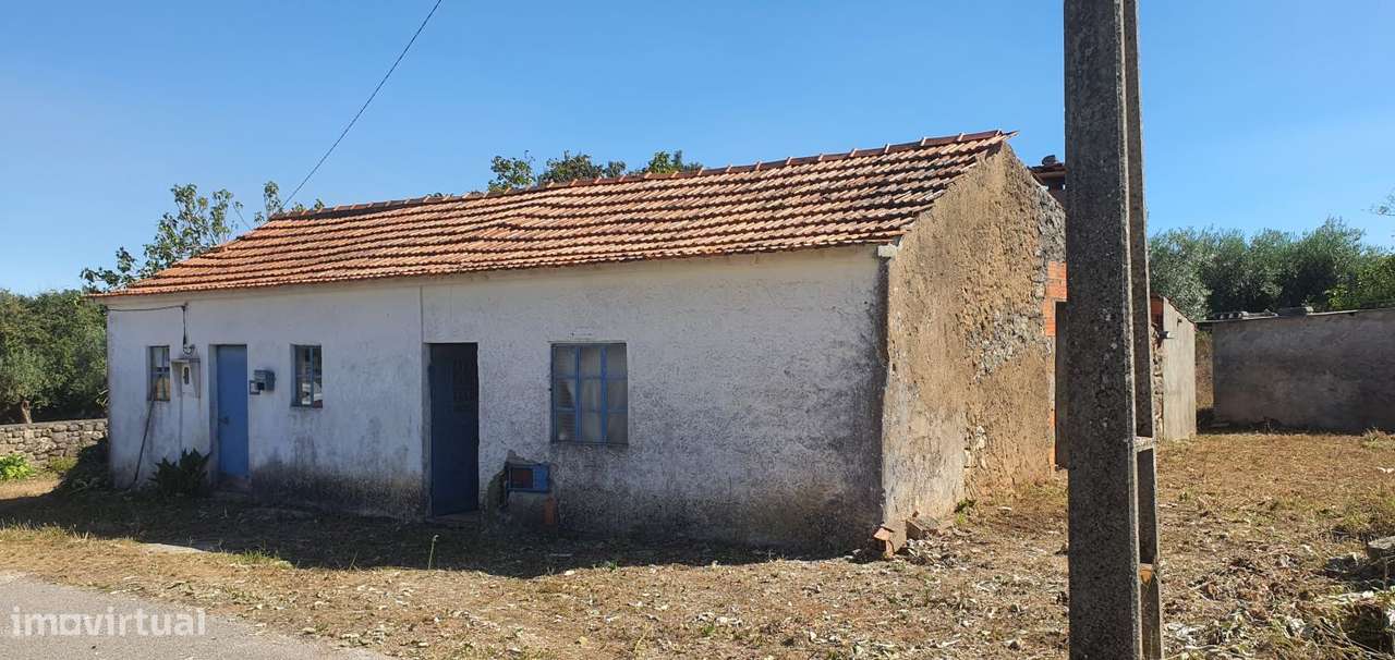 Casa para reconstruir com terreno, na freguesia de Areias - Grande imagem: 3/43