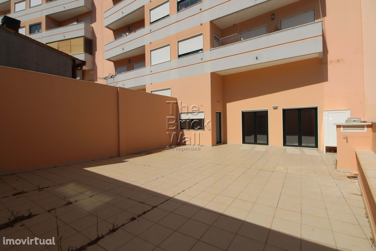 Apartamento T2 com terraço no Forte da Casa