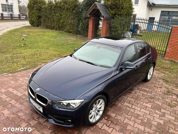 BMW Seria 3 320i Touring xDrive Luxury Line - 23