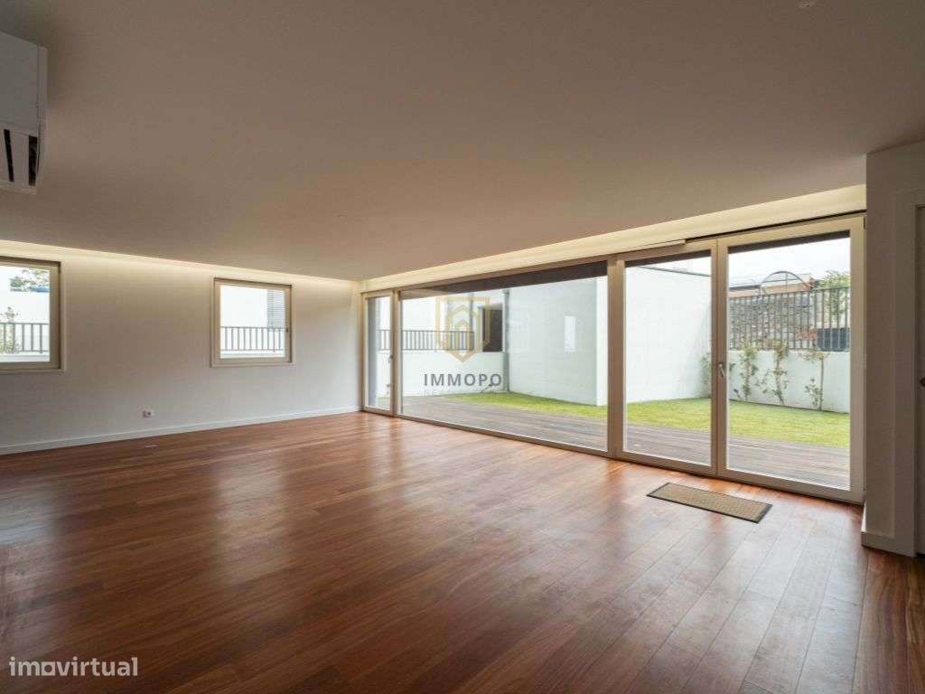 Moradia nova com 4 frentes para venda em zona nobre de Leça da Palmeir - Grande imagem: 3/35