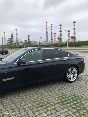 BMW 740 d Pack M - 7