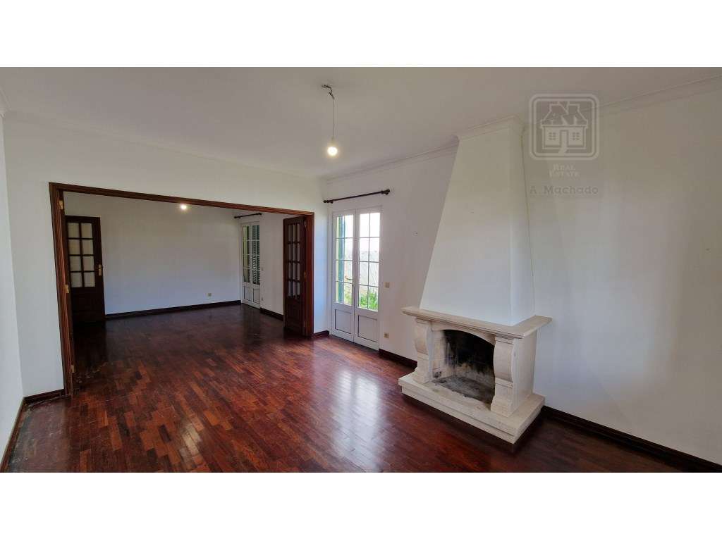 VENDA de MORADIA - VIVENDA T4+1 com Jardim e Garagem - Relva, Ponta...-19