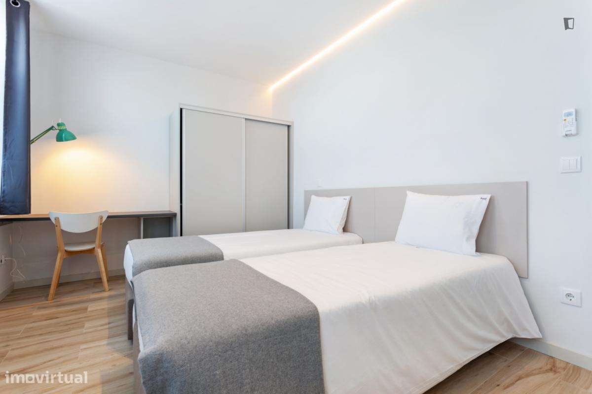 Quarto - localizado em Aldoar Porto - Grande imagem: 4/6