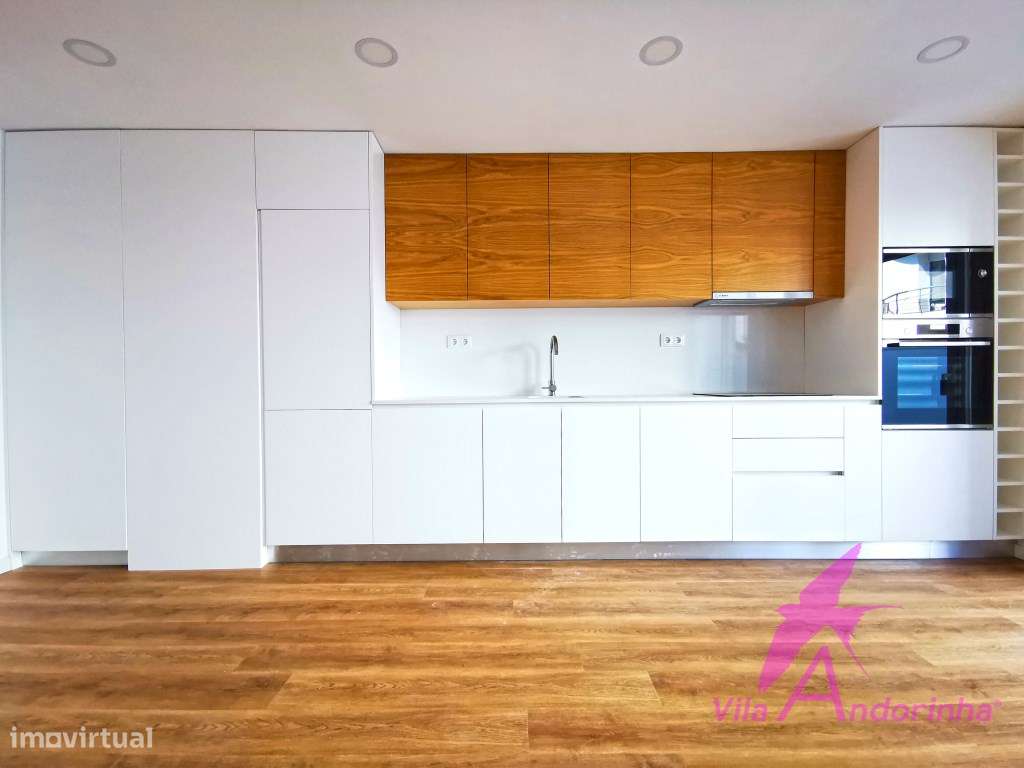 Apartamento T1+1 no centro histórico - Grande imagem: 2/17