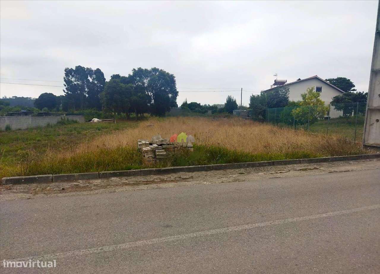 Terreno c/ 1.438 m2 com viabilidade de construção, em Leiria - Grande imagem: 2/6
