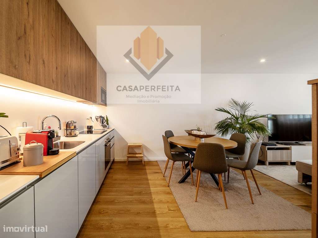 Fantástico T1 com Varanda Junto à Exponor - Leça da Palmeira-3