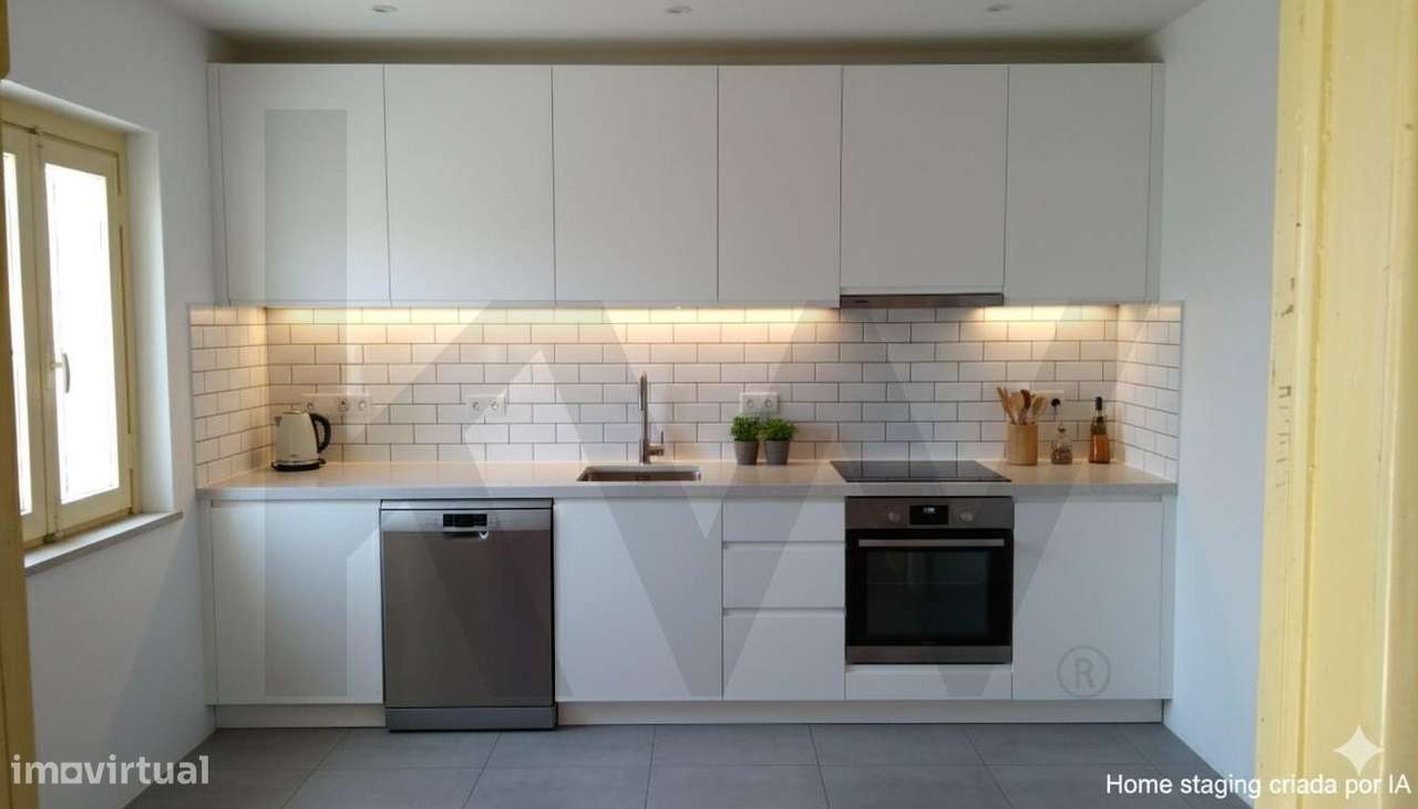 Moradia T2 + 1 com adega, anexos, pomar e furo para venda na Carreguei - Grande imagem: 5/33