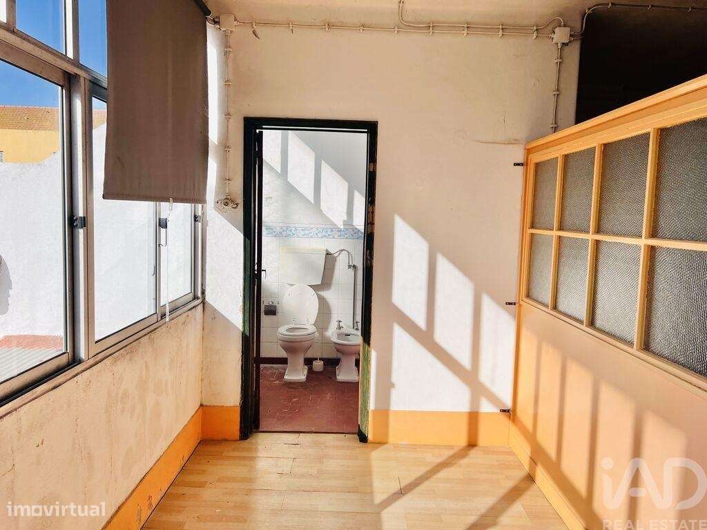 Prédio em União de Freguesias da Cidade de Santarém - Grande imagem: 5/23
