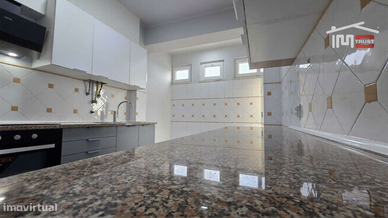 T2 Renovado no Centro de Setúbal  92 m²-4