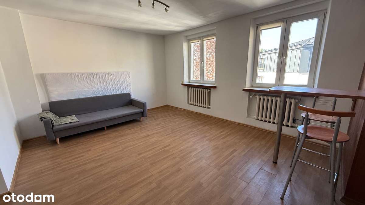 Kazimierz ul.Rzeszowska lokal 80m2 w tym mieszkanie 40m2+ 40m2 strychu-0