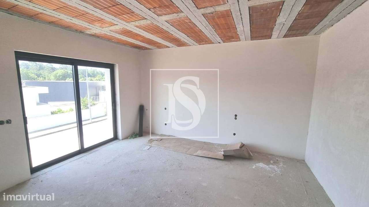 Moradia T3 independente, em construção, na Póvoa de Lanhoso-15