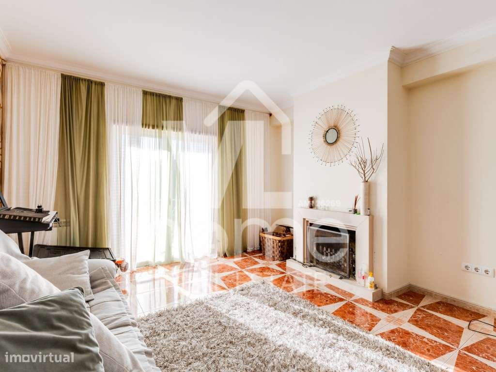 Moradia T4 com 3 WC, Garagem e 1000 m² de Terreno - AZOIA | LEIRIA-23