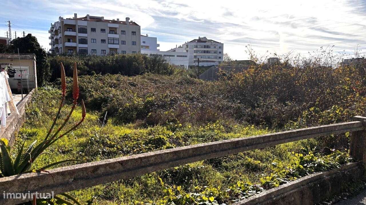 Terreno urbano com 2.050 m2 em Tavarede - Grande imagem: 5/25