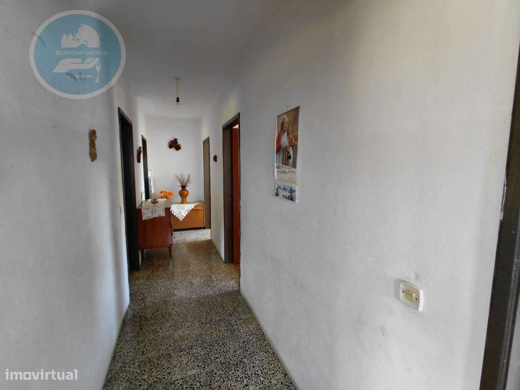 Casa Geminada T3 com Terreno Outerinho, Cabeceiras de Basto-16