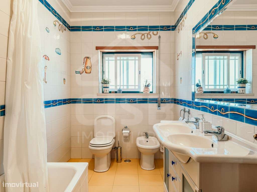 Apartamento T4 - Totalmente Central em Benavente-25