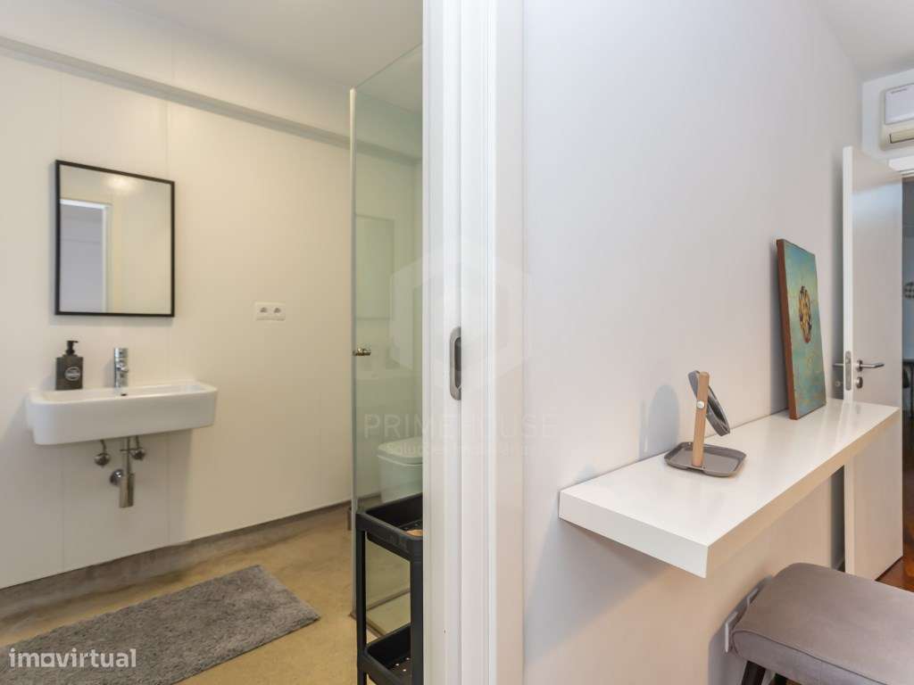 Predio no centro historico do seixal-15