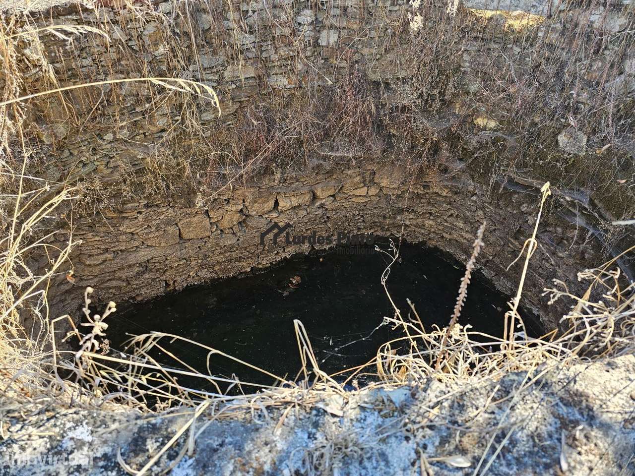 Quintinha com poço em Benquerenças - Grande imagem: 2/17