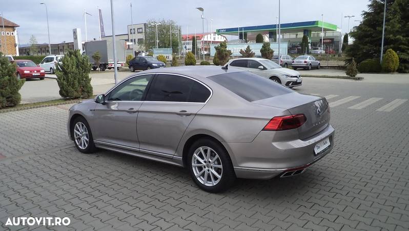 Volkswagen Passat 2.0 TDI DSG Comfortline - 3