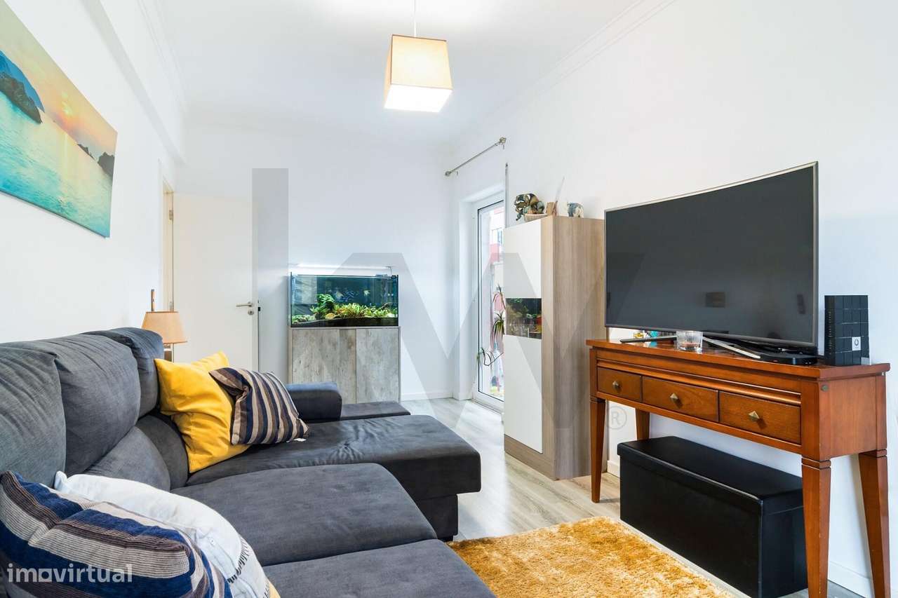 Apartamento T3 Renovado - Amora-2