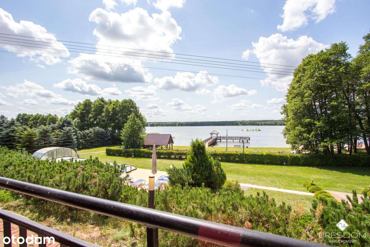 Ośrodek wypoczynkowy z własną linią brzegową.-13