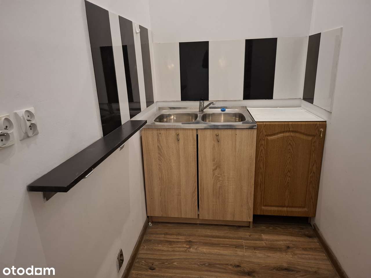 Lokale: 1 usługowy / Zakład Fryzjerski / 2 biurowy w centrum CENTRAKO - Pełny obrazek: 5/6