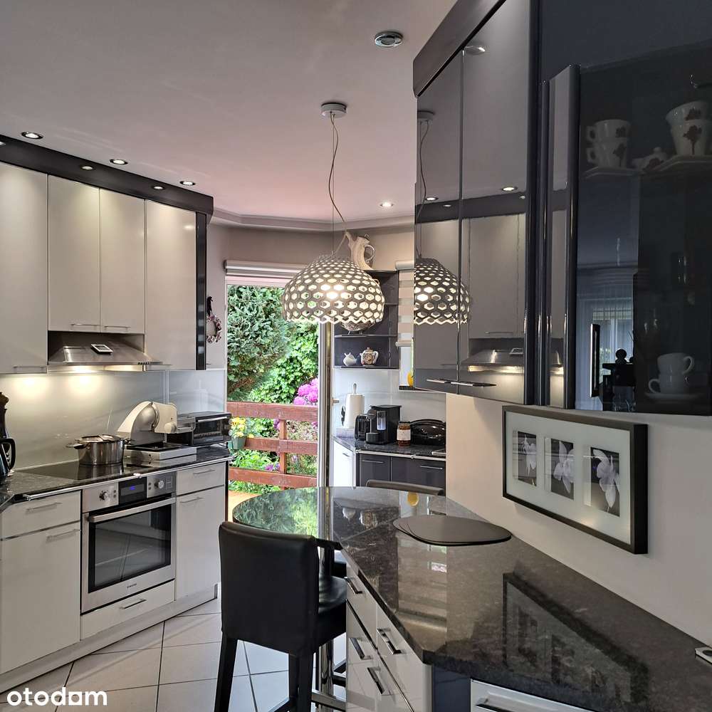 Dom Gdynia z garażem i zielonym otoczeniem-5