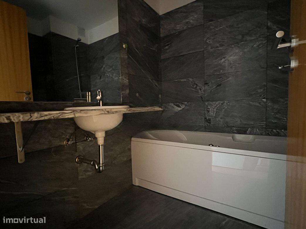 Apartamento T3 de Excelência em Moreira, Maia | 181 m2-12