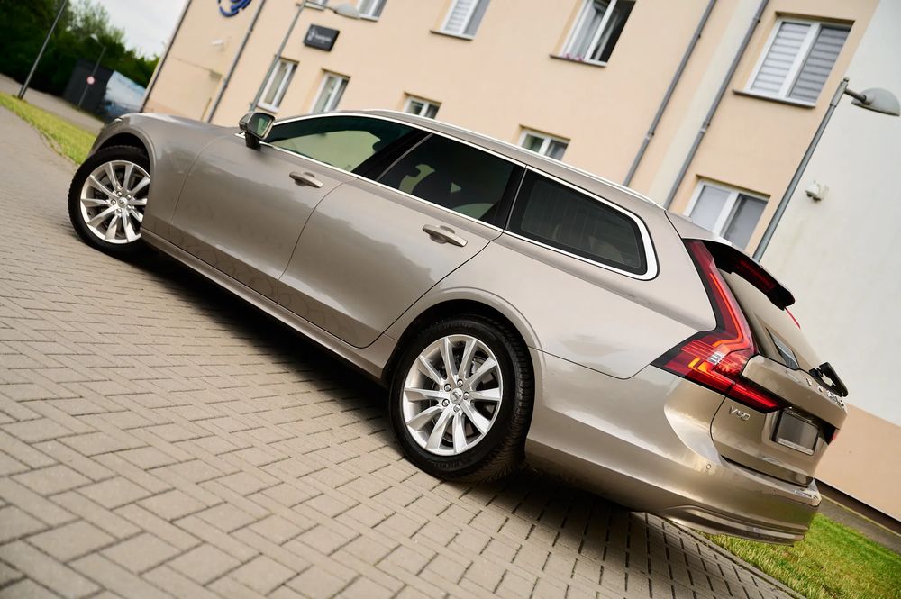 Volvo V90 B4 B Geartronic Momentum Pro 2021
