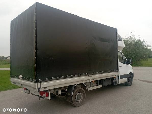 Mercedes-Benz Sprinter 319 - 10