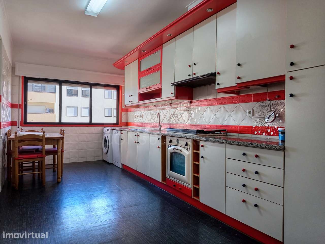 Apartamento T2 c/ Vista Rio, Elevador e Garagem em Box fechada! - Grande imagem: 2/26