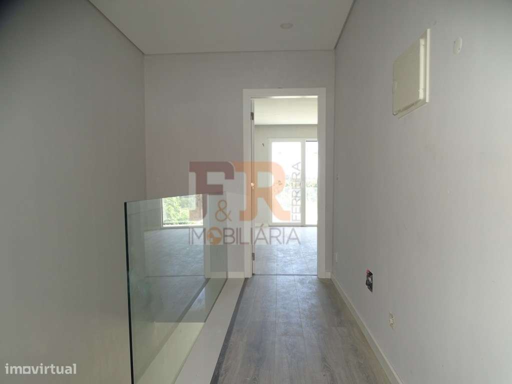 Geminada Duplex T3 com Pérgula (espaço para Piscina) Pinhal General...-19
